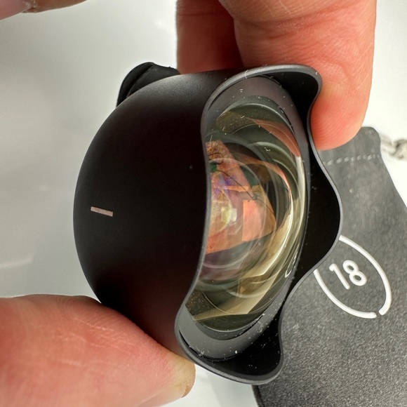 Moment Wide 18mm Mobile Lens | M-Series includes Lens cover and Bag for free - Picture 14 of 15